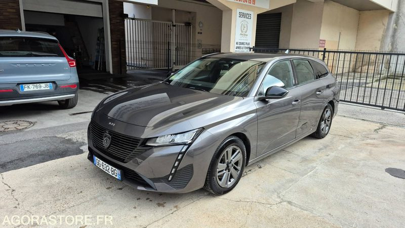 PEUGEOT 308 III (P5) SW 1.5 BlueHDi 16V S&S 130 cv Boîte automatique pas TVA - سيارة ستيشن: صور 1 PEUGEOT 308 III (P5) SW 1.5 BlueHDi 16V S&S 130 cv Boîte automatique pas TVA - سيارة ستيشن: صور 1
