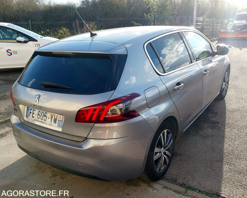 PEUGEOT 308 phase II - 110ch - 2019 - 172160km - ESSENCE - سيارة: صور 5 PEUGEOT 308 phase II - 110ch - 2019 - 172160km - ESSENCE - سيارة: صور 5