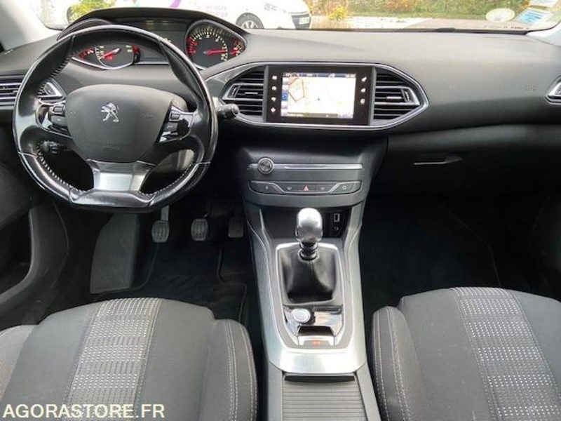 PEUGEOT 308SW - 2016 - 172000 KM - سيارة ستيشن: صور 4 PEUGEOT 308SW - 2016 - 172000 KM - سيارة ستيشن: صور 4