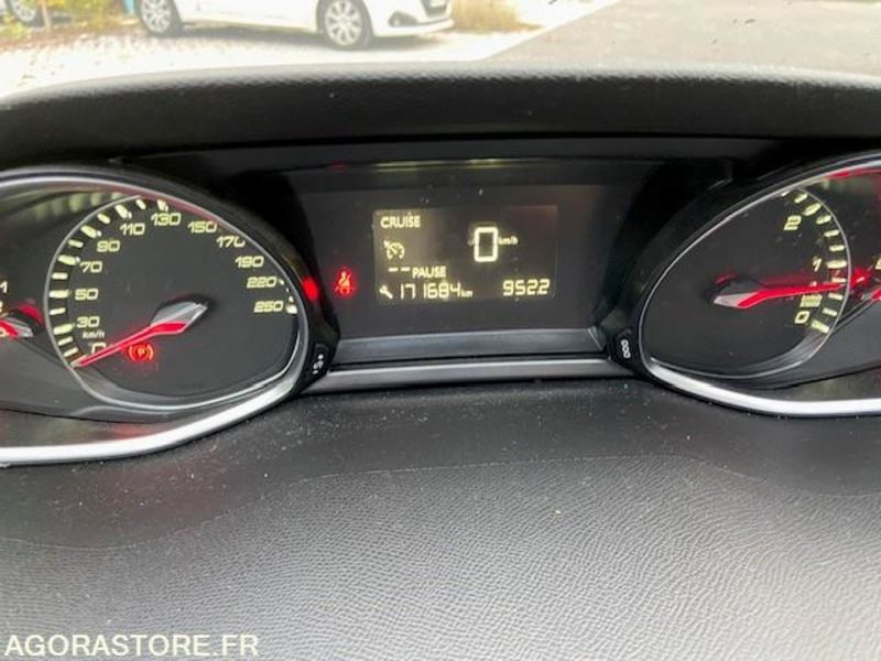 PEUGEOT 308SW - 2016 - 172000 KM - سيارة ستيشن: صور 5 PEUGEOT 308SW - 2016 - 172000 KM - سيارة ستيشن: صور 5