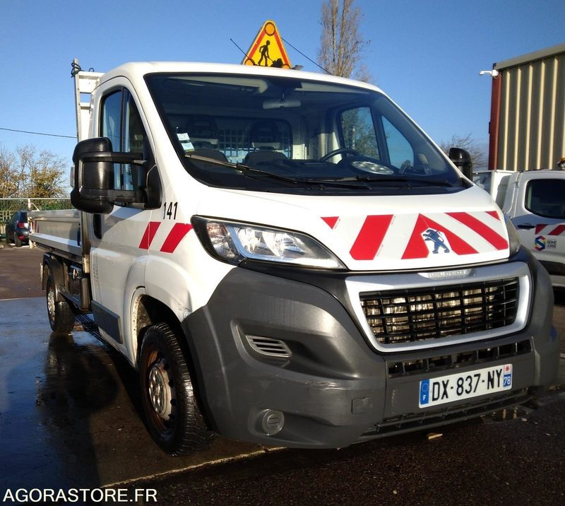 PEUGEOT BOXER benne basculante - 2015 - 112006 km - GAZOLE - قلاب صغير: صور 2 PEUGEOT BOXER benne basculante - 2015 - 112006 km - GAZOLE - قلاب صغير: صور 2