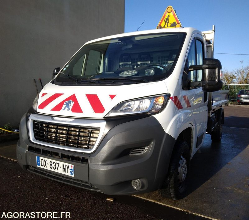 PEUGEOT BOXER benne basculante - 2015 - 112006 km - GAZOLE - قلاب صغير: صور 3 PEUGEOT BOXER benne basculante - 2015 - 112006 km - GAZOLE - قلاب صغير: صور 3