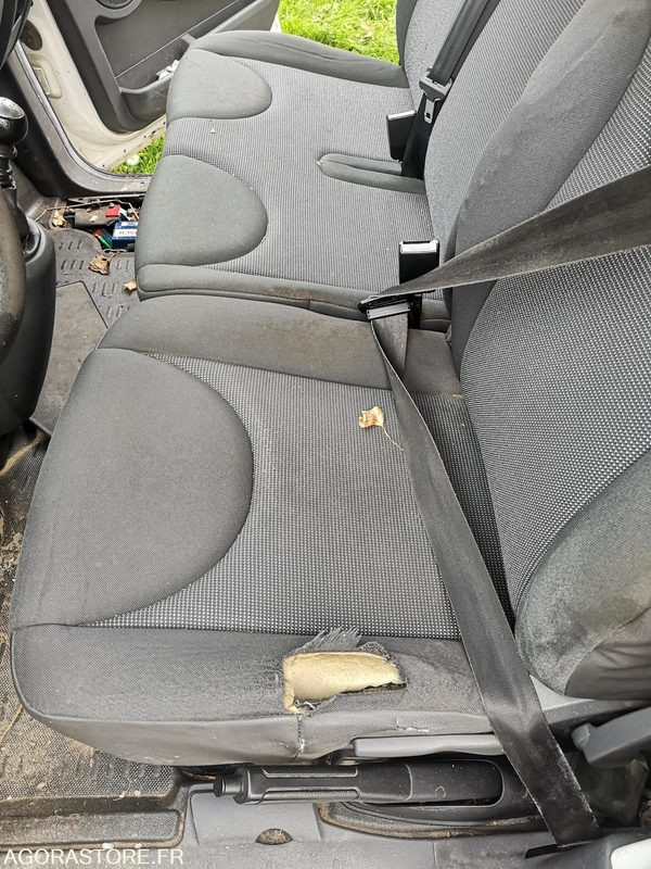 PEUGEOT FRIGORIFIQUE - الشاحنات الصغيرة المبردة: صور 3 PEUGEOT FRIGORIFIQUE - الشاحنات الصغيرة المبردة: صور 3