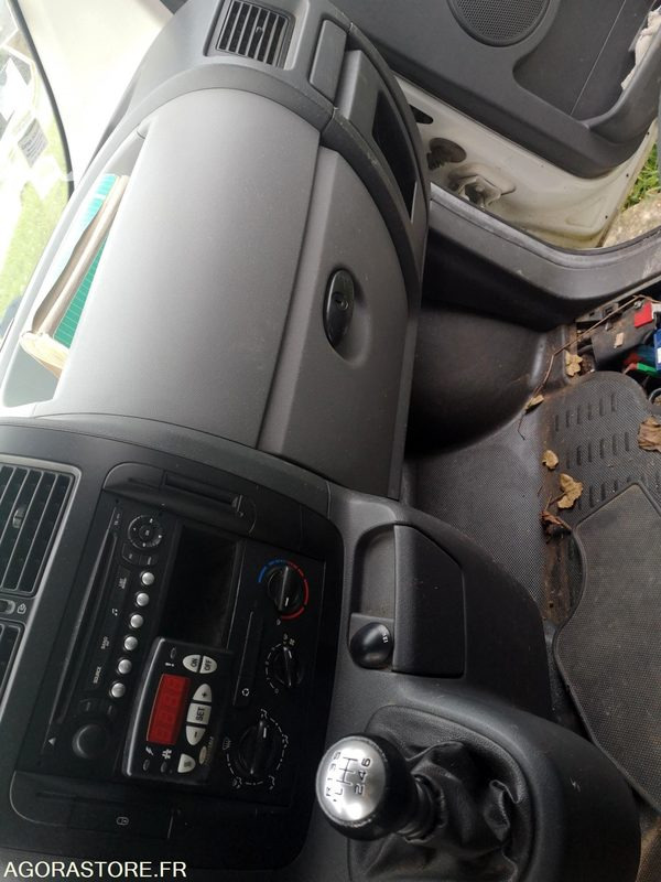 PEUGEOT FRIGORIFIQUE - الشاحنات الصغيرة المبردة: صور 2 PEUGEOT FRIGORIFIQUE - الشاحنات الصغيرة المبردة: صور 2