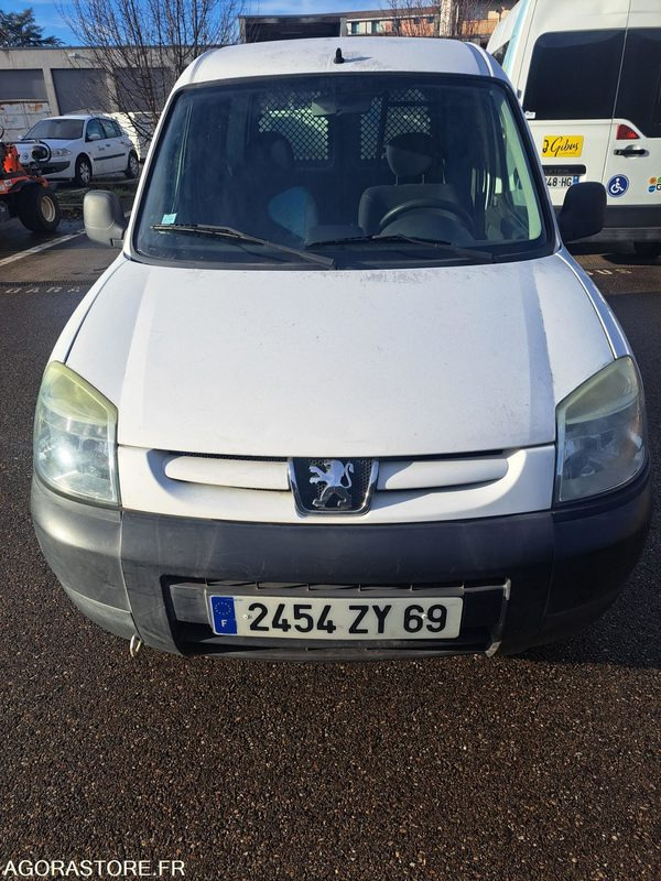 PEUGEOT PARTNER 103583kms 2004 - فان المدمجة: صور 3 PEUGEOT PARTNER 103583kms 2004 - فان المدمجة: صور 3