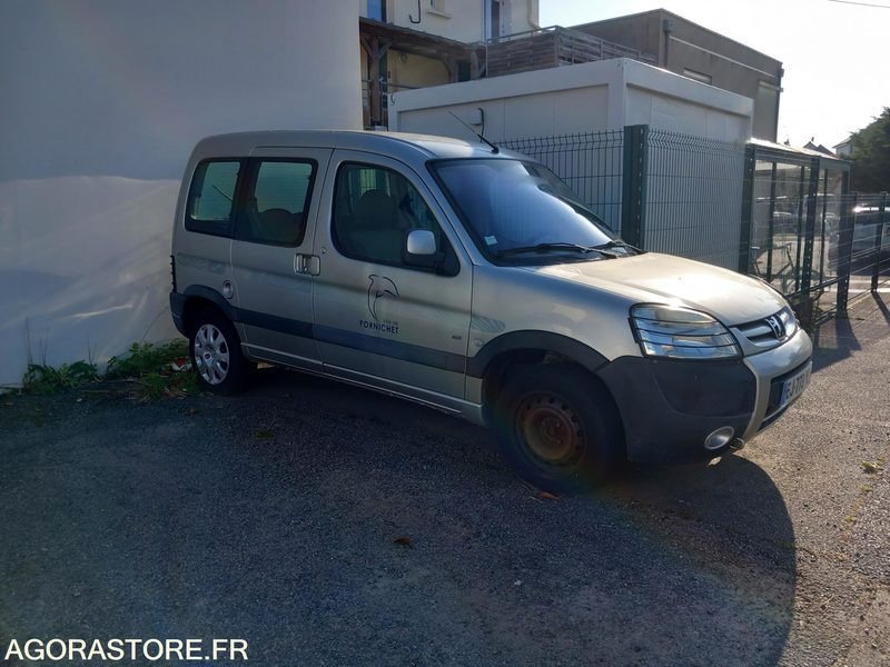 PEUGEOT PARTNER 131688kms 2005 - فان المدمجة: صور 2 PEUGEOT PARTNER 131688kms 2005 - فان المدمجة: صور 2