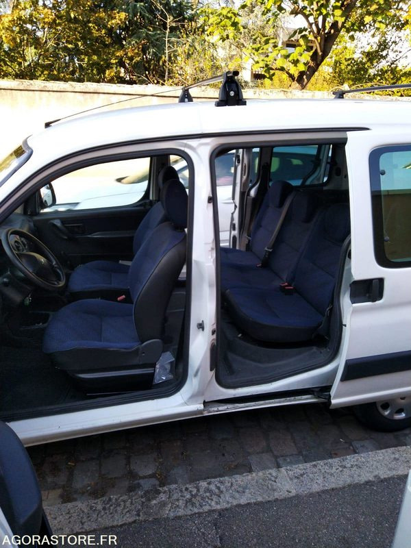 PEUGEOT PARTNER - 2007 / 231 000 KM - سيارة: صور 3 PEUGEOT PARTNER - 2007 / 231 000 KM - سيارة: صور 3