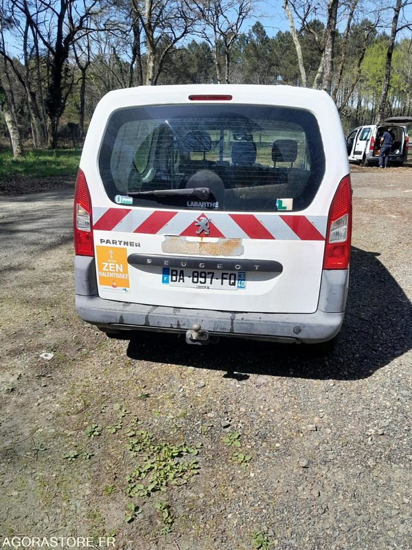 PEUGEOT Partner - 242795km - 2010 - فان المدمجة: صور 3 PEUGEOT Partner - 242795km - 2010 - فان المدمجة: صور 3
