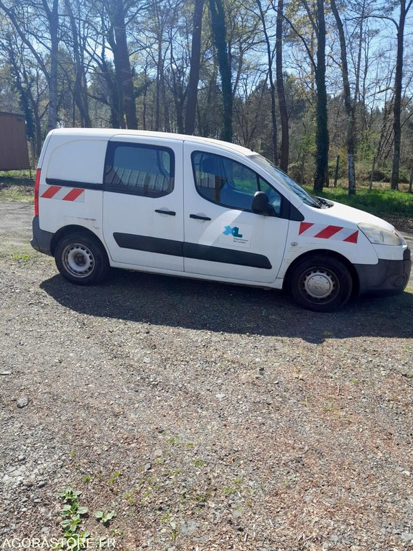 PEUGEOT Partner - 242795km - 2010 - فان المدمجة: صور 2 PEUGEOT Partner - 242795km - 2010 - فان المدمجة: صور 2