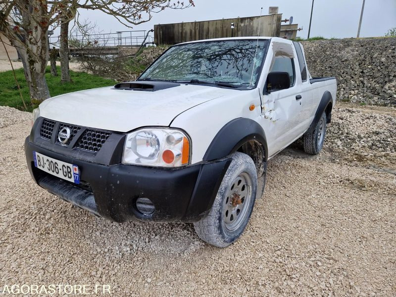 PICK UP NISSAN PNP 400 - BJ306GB - 2011 / 181 046 KM - سيارة: صور 1 PICK UP NISSAN PNP 400 - BJ306GB - 2011 / 181 046 KM - سيارة: صور 1