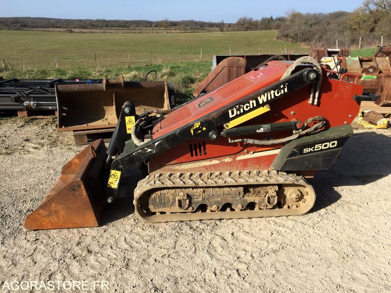 PORTE OUTILS à chenilles DITCH WITCH SK500 - لودر: صور 2 PORTE OUTILS à chenilles DITCH WITCH SK500 - لودر: صور 2