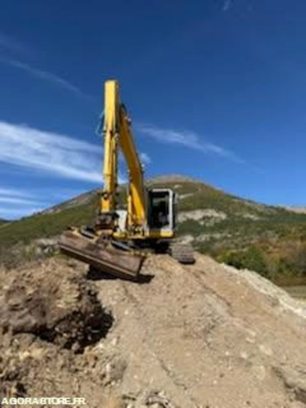 Pelle New Holland E135SR-1ES Diesel 2007 - حفارات زحافة: صور 3 Pelle New Holland E135SR-1ES Diesel 2007 - حفارات زحافة: صور 3