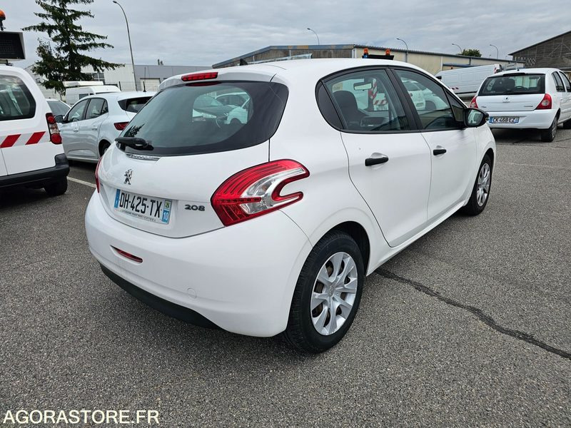 Peugeot 208 - 2014 - 134673km - DH425TX - سيارة: صور 3 Peugeot 208 - 2014 - 134673km - DH425TX - سيارة: صور 3