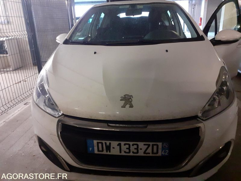 Peugeot 208 - 2015 - 195014kms - سيارة: صور 1 Peugeot 208 - 2015 - 195014kms - سيارة: صور 1