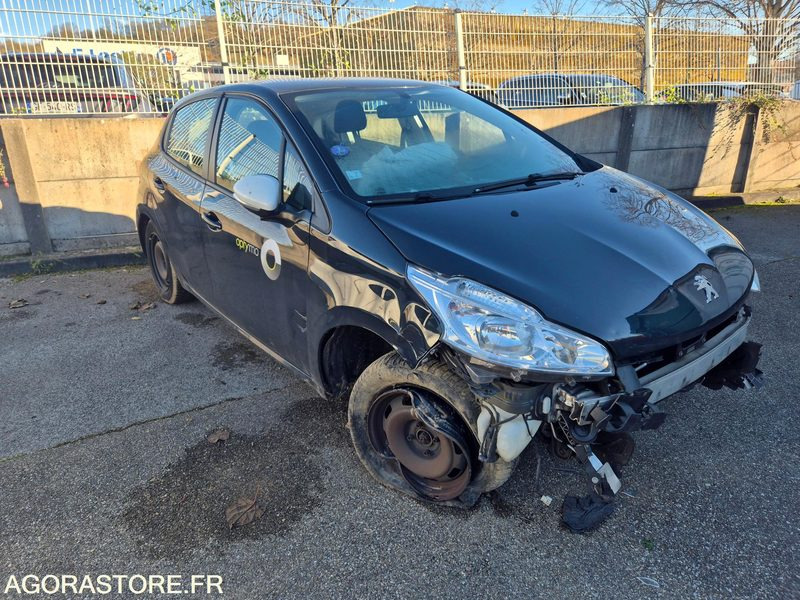Peugeot 208 accidenté - EY-163-PP - سيارة: صور 2 Peugeot 208 accidenté - EY-163-PP - سيارة: صور 2
