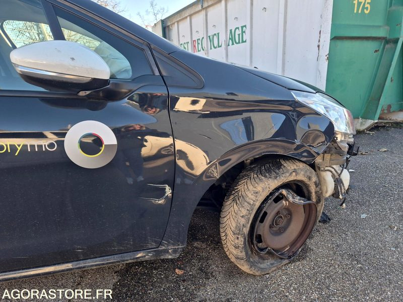 Peugeot 208 accidenté - EY-163-PP - سيارة: صور 3 Peugeot 208 accidenté - EY-163-PP - سيارة: صور 3