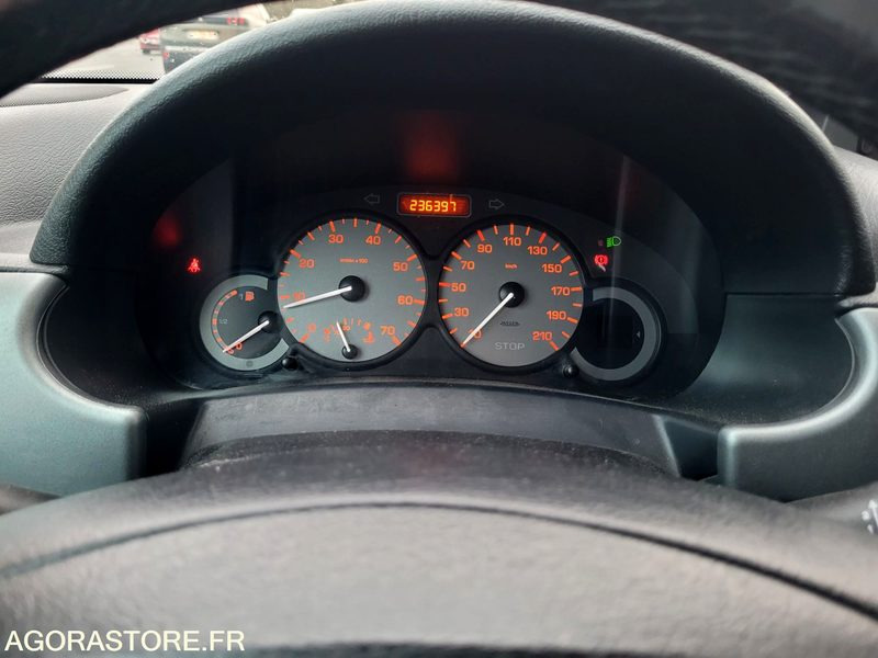 Peugeot partner 1.6hdi 90 ch - سيارة: صور 5 Peugeot partner 1.6hdi 90 ch - سيارة: صور 5