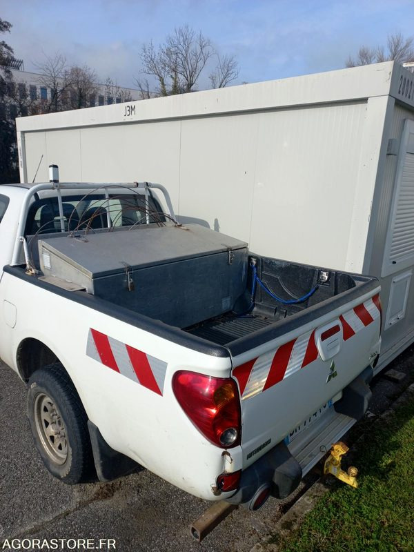 Pick-up Mitsubishi L200 de 2011 (réf. 4229) - شاحنة البيك أب: صور 4 Pick-up Mitsubishi L200 de 2011 (réf. 4229) - شاحنة البيك أب: صور 4