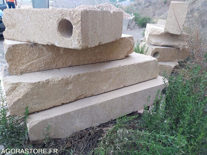 Pierre du Gard - الأدوات والمعدات: صور 1 Pierre du Gard - الأدوات والمعدات: صور 1