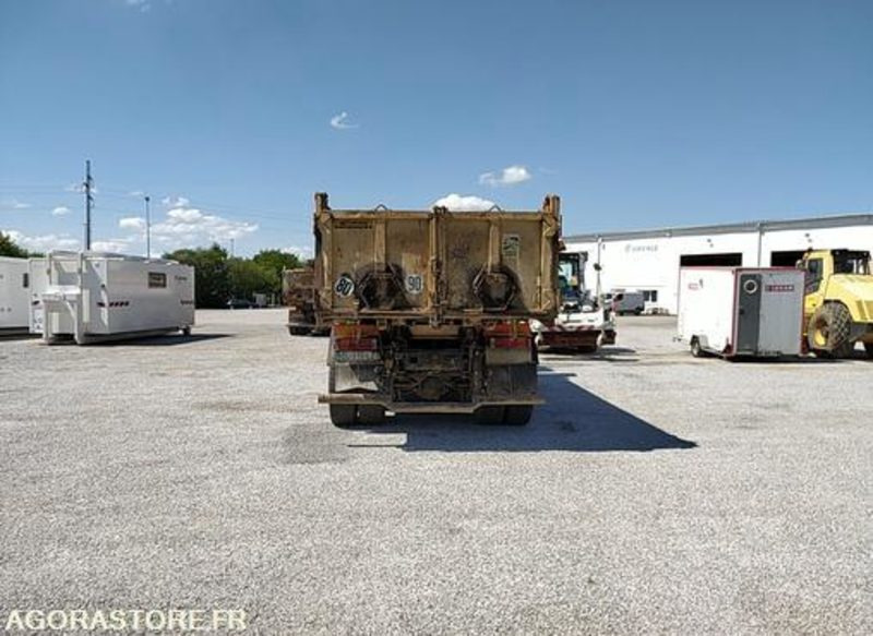 Porteur 8x4 Renault KERAX - DL116LZ - 2005 / 727486 KM (ML557) - شاحنة: صور 4 Porteur 8x4 Renault KERAX - DL116LZ - 2005 / 727486 KM (ML557) - شاحنة: صور 4
