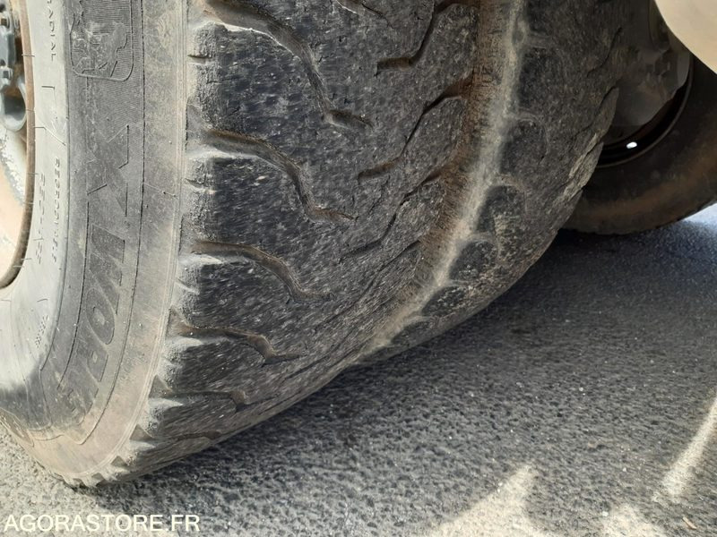 RENAULT 8X4 KERAX 430.32 - 2011 / 373600 Kms (M5126) إيجار RENAULT 8X4 KERAX 430.32 - 2011 / 373600 Kms (M5126): صور 9