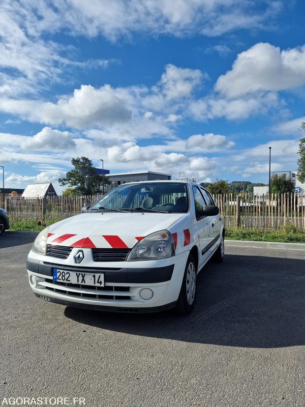 RENAULT CLIO 2 - LOT N°1 - سيارة: صور 1 RENAULT CLIO 2 - LOT N°1 - سيارة: صور 1