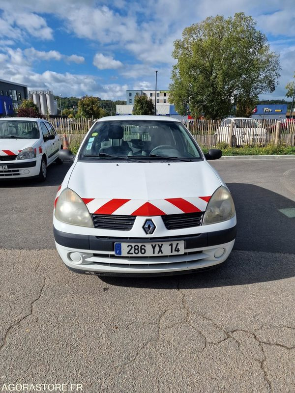 RENAULT CLIO 2 - LOT N°2 - سيارة: صور 2 RENAULT CLIO 2 - LOT N°2 - سيارة: صور 2