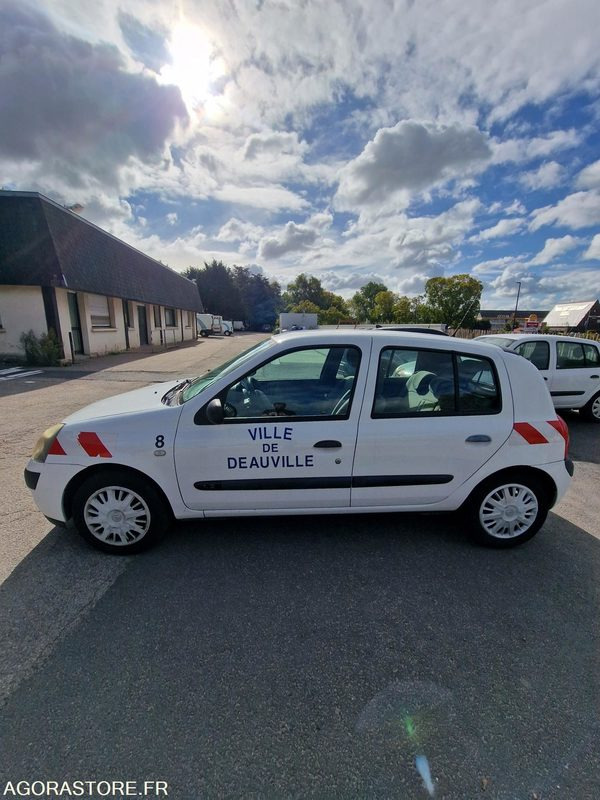 RENAULT CLIO 2 - LOT N°2 - سيارة: صور 3 RENAULT CLIO 2 - LOT N°2 - سيارة: صور 3