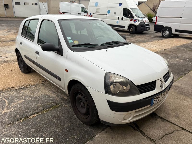 RENAULT CLIO - 2002 - 160000 KM - سيارة: صور 4 RENAULT CLIO - 2002 - 160000 KM - سيارة: صور 4