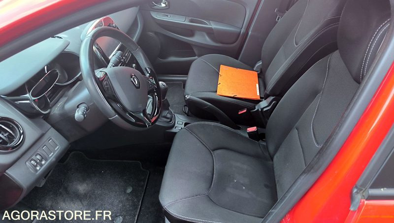 RENAULT CLIO IV ESTATE ZEN DCI 90 ECO2 - 2014 - 305509kms - سيارة: صور 3 RENAULT CLIO IV ESTATE ZEN DCI 90 ECO2 - 2014 - 305509kms - سيارة: صور 3
