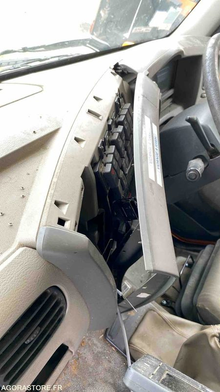 RENAULT DXI 310 - سياره كنس شوارع: صور 4 RENAULT DXI 310 - سياره كنس شوارع: صور 4