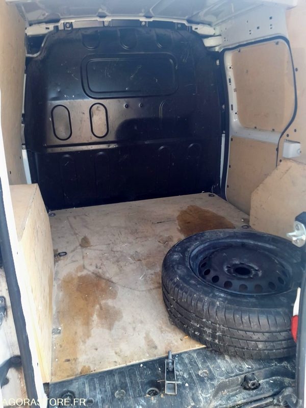 RENAULT KANGOO - 2021 - 78835 KMs - فان المدمجة: صور 5 RENAULT KANGOO - 2021 - 78835 KMs - فان المدمجة: صور 5
