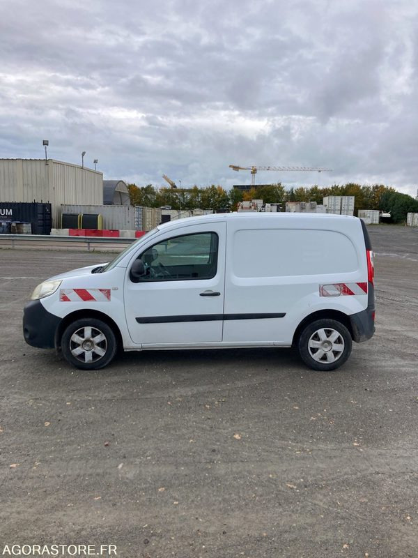 RENAULT KANGOO diesel - Année 2016 - 322 400 km - فان المدمجة: صور 2 RENAULT KANGOO diesel - Année 2016 - 322 400 km - فان المدمجة: صور 2