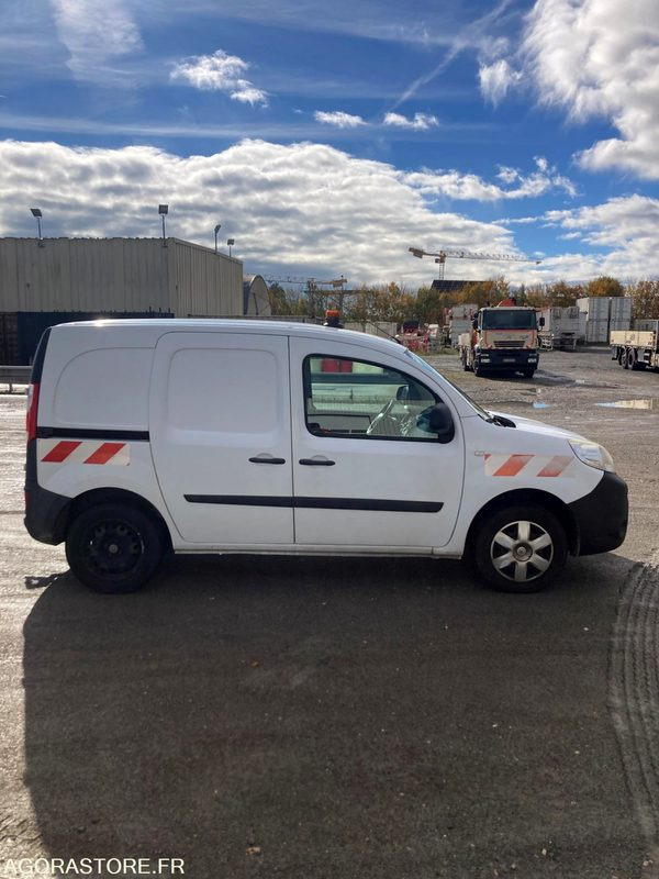 RENAULT KANGOO diesel - Année 2017 - 330 000 km - فان المدمجة: صور 4 RENAULT KANGOO diesel - Année 2017 - 330 000 km - فان المدمجة: صور 4