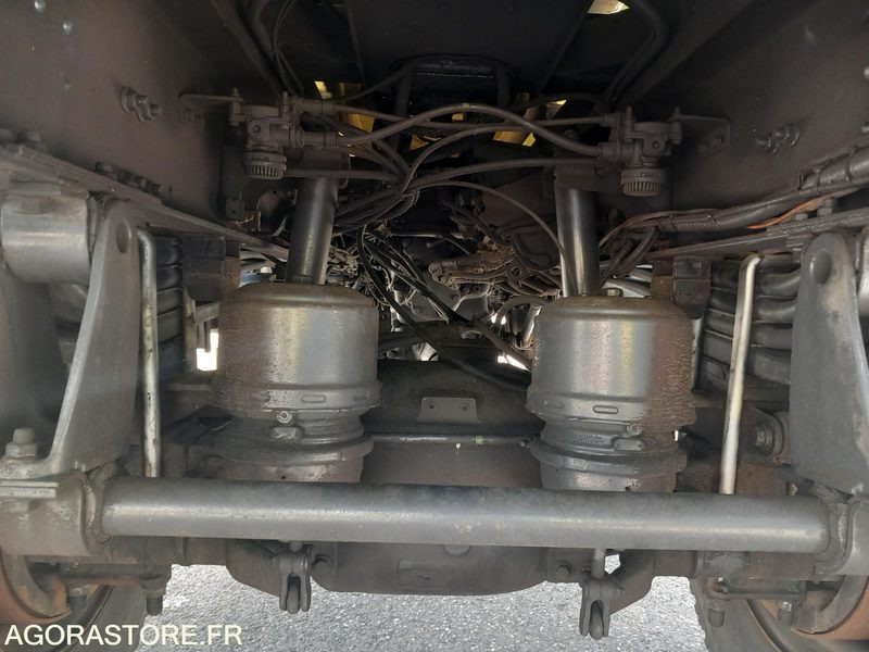 RENAULT KERAX 370 DCI AVEC BI-BENNE (KR0108) - شاحنة: صور 5 RENAULT KERAX 370 DCI AVEC BI-BENNE (KR0108) - شاحنة: صور 5