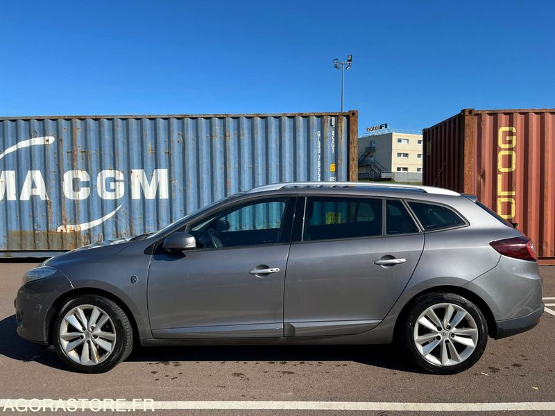 RENAULT MEGANE ESTATE XV DE FRANCE DCI 110 - سيارة: صور 1 RENAULT MEGANE ESTATE XV DE FRANCE DCI 110 - سيارة: صور 1