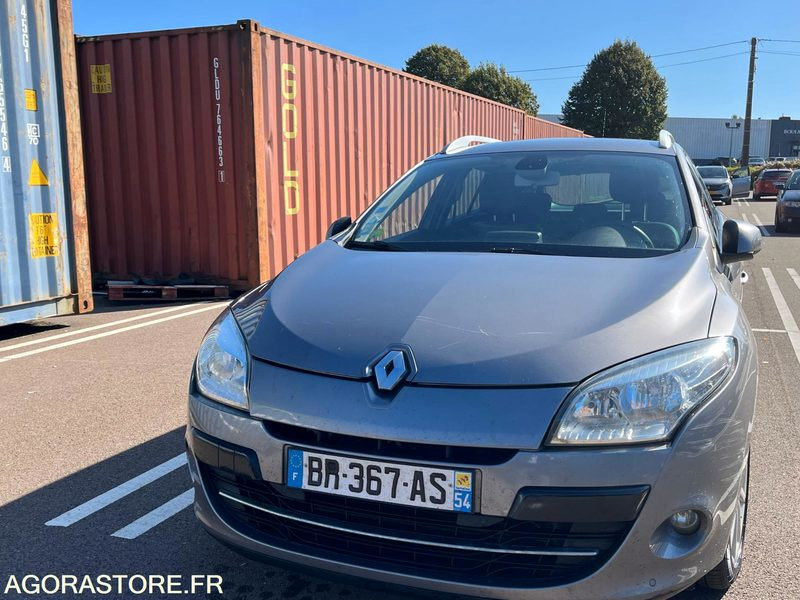 RENAULT MEGANE ESTATE XV DE FRANCE DCI 110 - سيارة: صور 4 RENAULT MEGANE ESTATE XV DE FRANCE DCI 110 - سيارة: صور 4