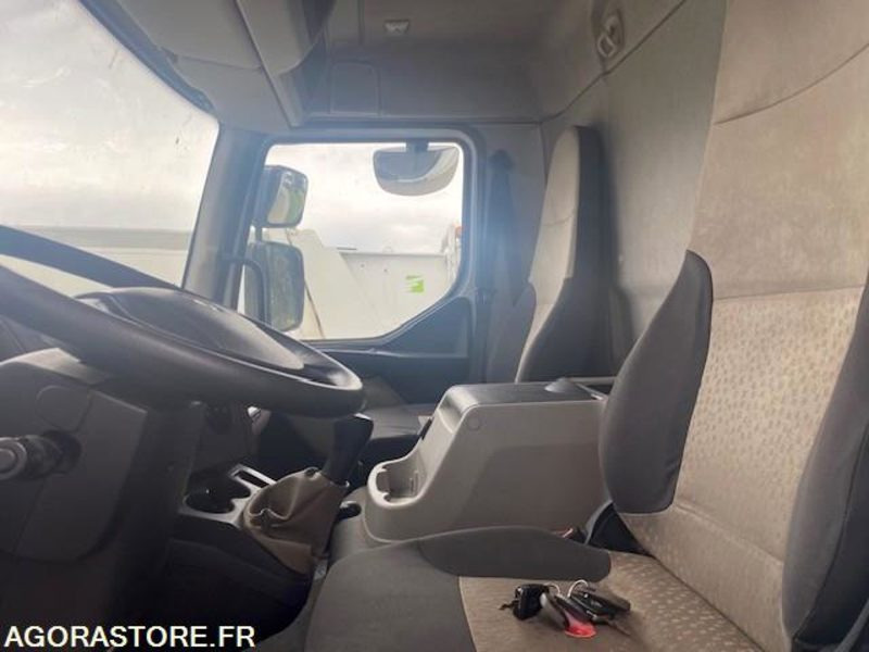 RENAULT MIDLUM 180 DXIFOURGON HAYON 260000 KM - شاحنة: صور 5 RENAULT MIDLUM 180 DXIFOURGON HAYON 260000 KM - شاحنة: صور 5