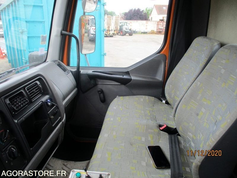 شاحنة RENAULT MIDLUM 22016C BENNE 2001: صور 6