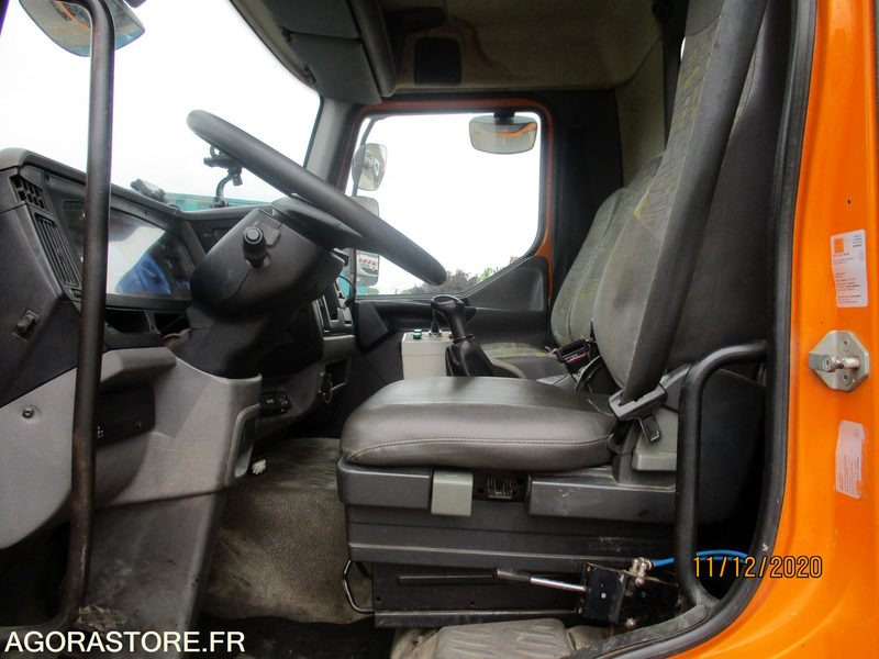 شاحنة RENAULT MIDLUM 22016C BENNE 2001: صور 18