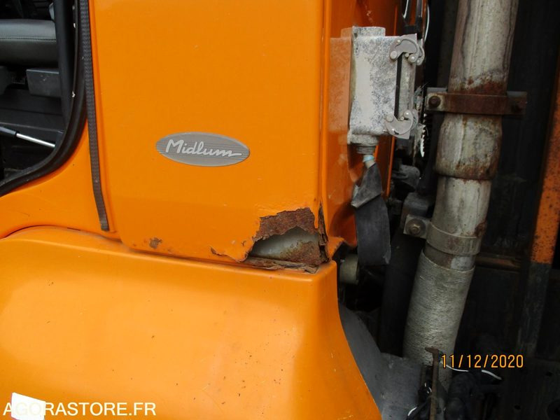 شاحنة RENAULT MIDLUM 22016C BENNE 2001: صور 11