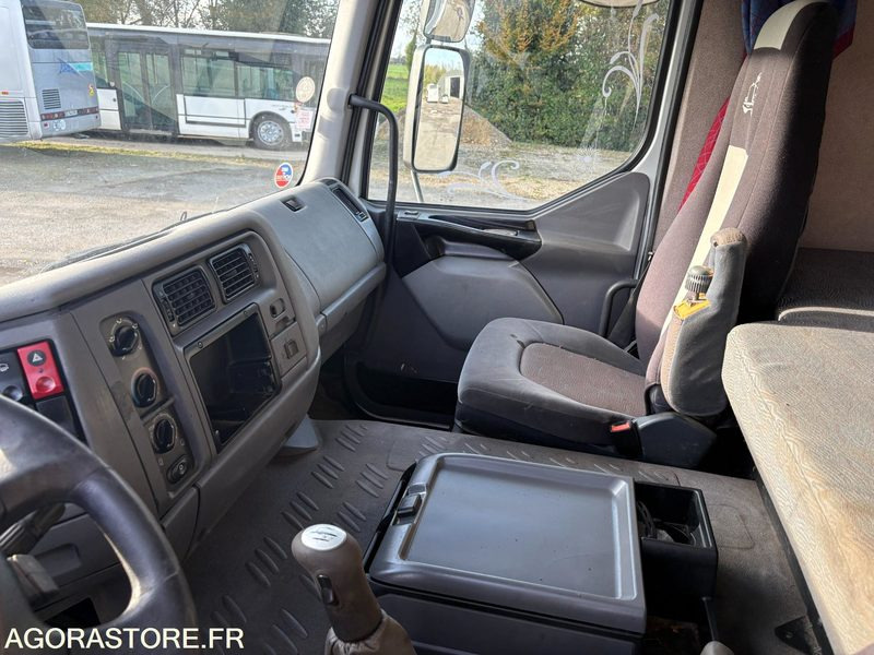 RENAULT PREMIUM 420 DCI PRIVILEGE - شاحنة جرار: صور 5 RENAULT PREMIUM 420 DCI PRIVILEGE - شاحنة جرار: صور 5