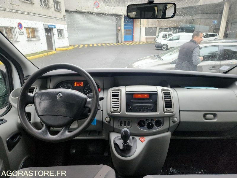 RENAULT TRAFFIC - حافلة صغيرة, ميكروباص: صور 3 RENAULT TRAFFIC - حافلة صغيرة, ميكروباص: صور 3