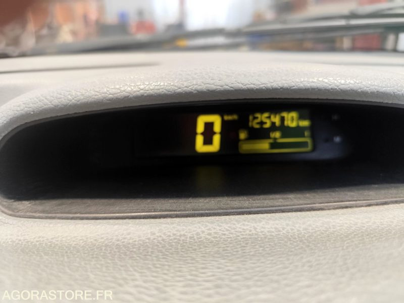 RENAULT TWINGO - سيارة: صور 5 RENAULT TWINGO - سيارة: صور 5