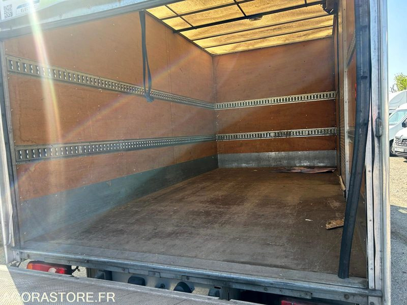 RENAULT maxity ZE electrique 20m3 hayon - 2016 / 68658 KM - بصندوق مغلق شاحنة, شاحنة كهربائية: صور 5 RENAULT maxity ZE electrique 20m3 hayon - 2016 / 68658 KM - بصندوق مغلق شاحنة, شاحنة كهربائية: صور 5