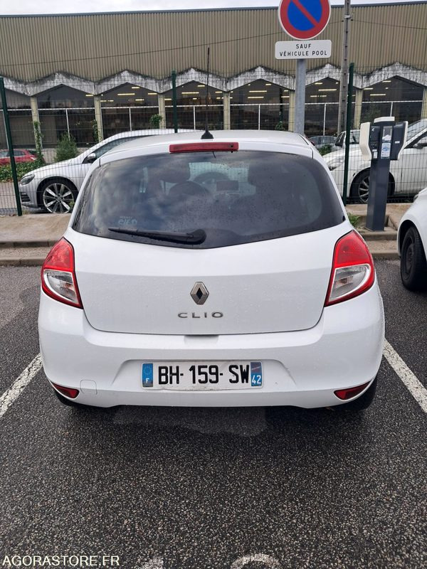 Renault CLIO 3 -2011 - سيارة: صور 4 Renault CLIO 3 -2011 - سيارة: صور 4