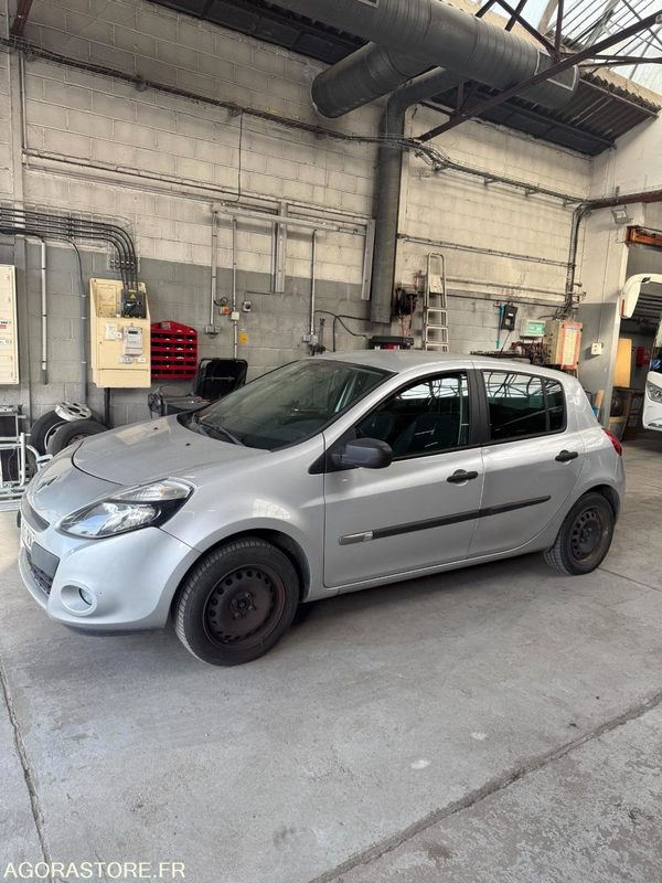 Renault Clio 3 139178 kms 2012 - سيارة: صور 2 Renault Clio 3 139178 kms 2012 - سيارة: صور 2
