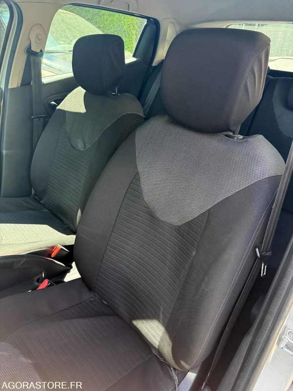 Renault Clio 4 101410 kms 2014 - سيارة: صور 4 Renault Clio 4 101410 kms 2014 - سيارة: صور 4