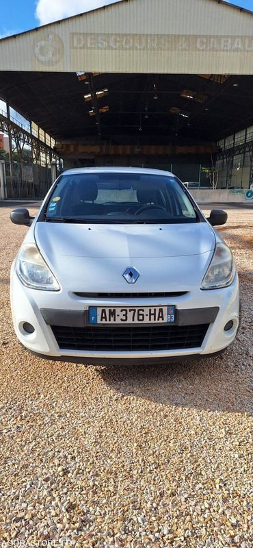 Renault Clio - سيارة: صور 2 Renault Clio - سيارة: صور 2
