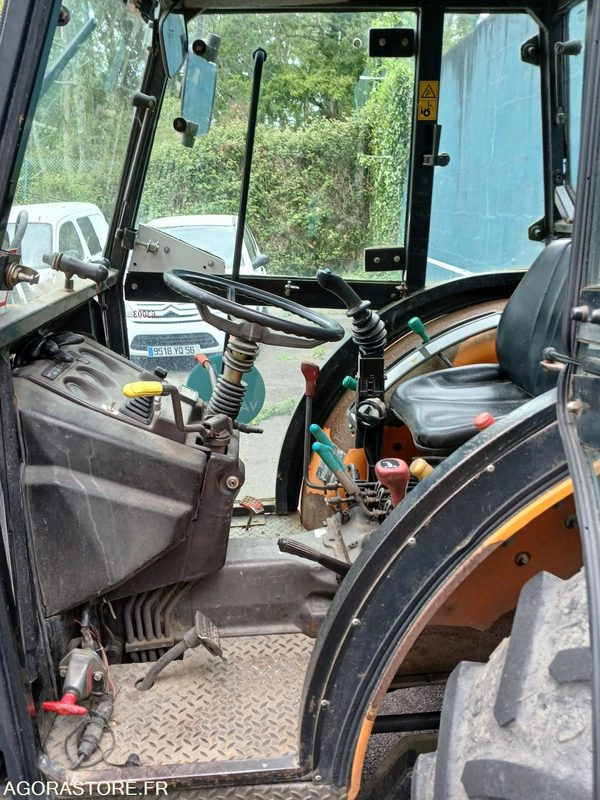 Renault Fructus (63003) - جرار: صور 3 Renault Fructus (63003) - جرار: صور 3